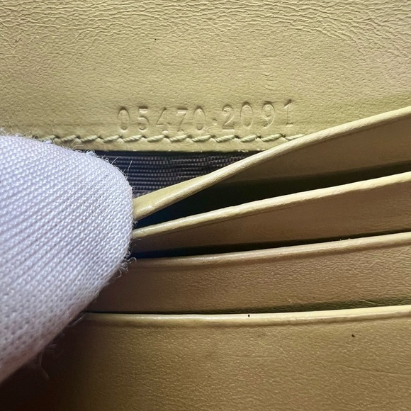 Authentic GUCCI Jackie Beige Green Monogram Wallet with Piston Lock - Picture 11 of 11
